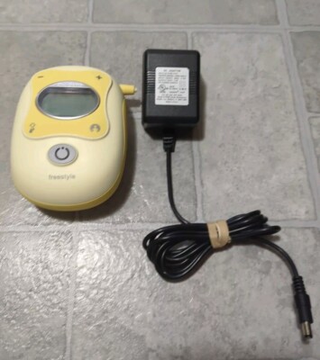 Medela Freestyle Rechargeable Portable Electric Breast Pump With Charger