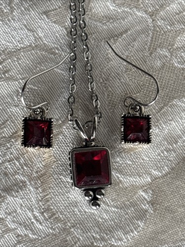 Lia Sophia Dame in rot Anhänger antik silberfarben signiert & Bonus Ohrringe Kette - Bild 10 von 17