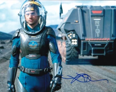LOGAN MARSHALL GREEN signed Autogramm 20x25cm PROMETHEUS in Person COA ALIEN
