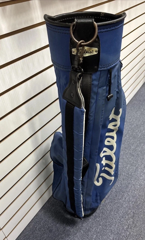 Bolsa de golf ligera Titleist Sunday Carry años 80 con correa única azul vintage Foto 2 de 4