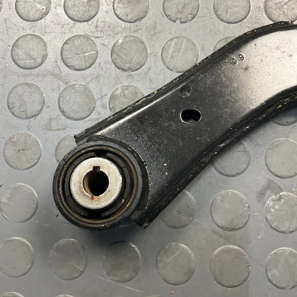 Brazo de control superior trasero izquierdo o derecho Lincoln MKZ 2013-2016 OEM Foto 2 de 4