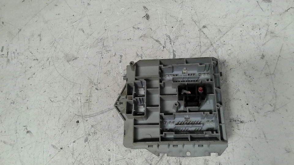 CENTRALINA SCATOLA PORTA FUSIBILI FUSIBILIERA BODY COMPUTER FIAT PUNTO ( 188 ) - Immagine 2 di 4