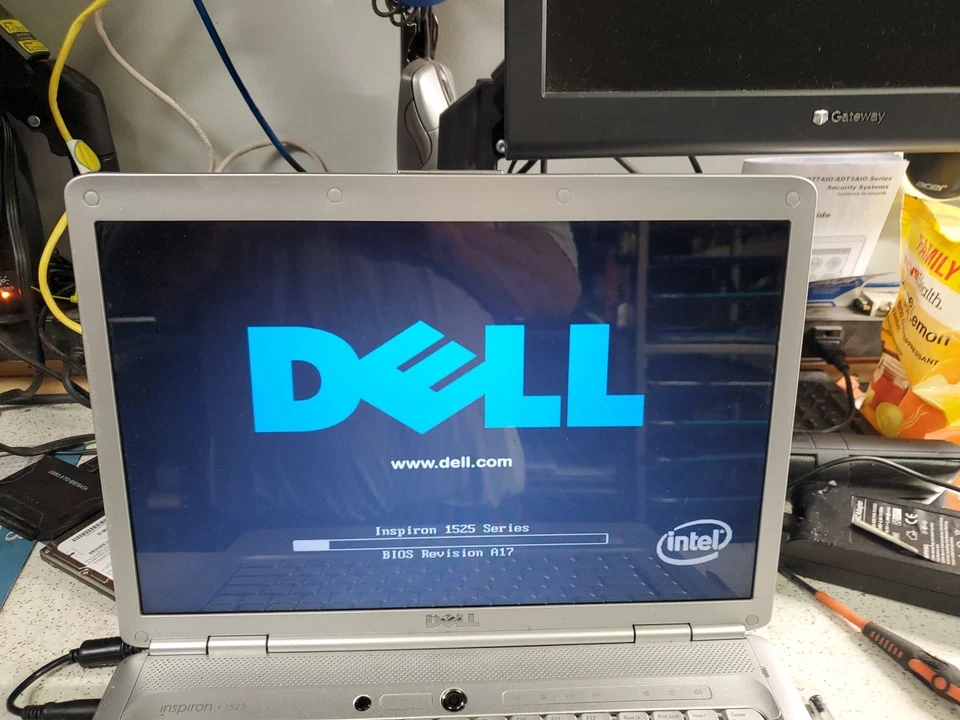 Dell Inspiron 1525 LAPTOP Intel 2 Core 1.8GHz 2 GB NO OS/HDD/ READ AD FREE SHIP - Image 3 of 4
