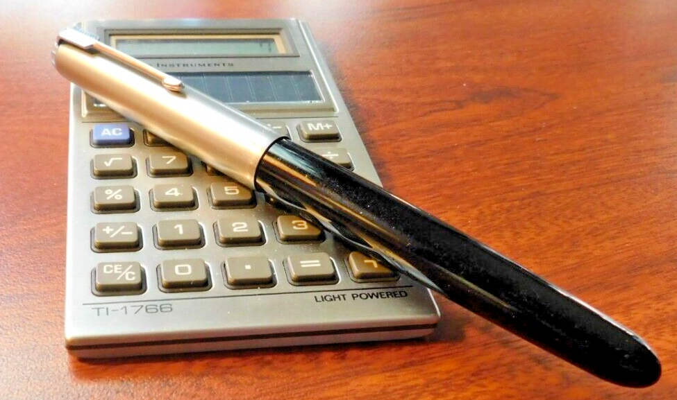VINTAGE PARKER 51 FOUNTAIN PEN / BRUSHED STEEL PEARL JEWEL CAP