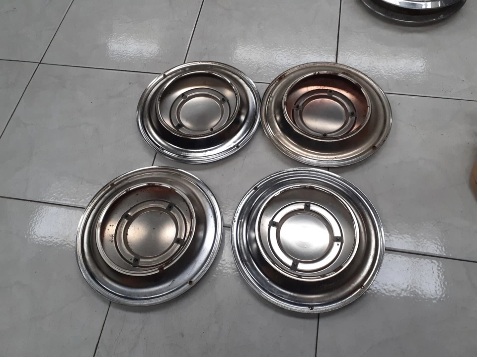 ALFA ROMEO GIULIA SPRINT GT GTC SPIDER OSSO DI SEPPIA SET COPPE RUOTA ORIGINALI Foto 2 de 2