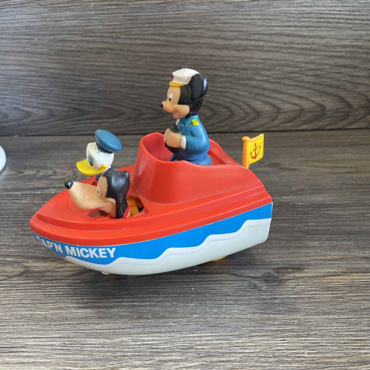 VINTAGE Walt Disney Productions Illco Capn Mickey Wind Up