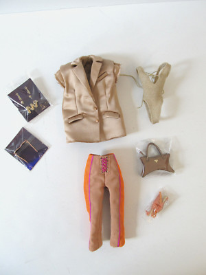 MVP RAYNA AHMADI OUTFIT & ACCESSORIED FASHION ROYALTY INTEGRITY TOYS