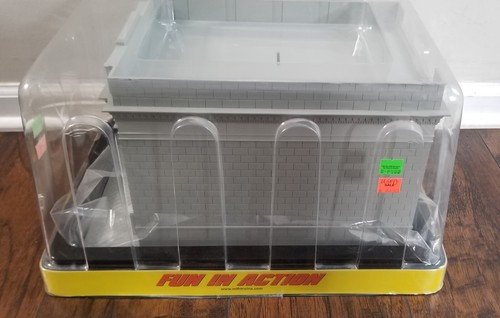 MTH Rail King 30-90349 Union Bank w/ Coin Slot Grey - Picture 3 of 5