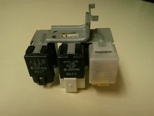 99-00 MAZDA MX-5 MIATA FUEL PUMP RELAY WITH OTHER RELAYS, FLASHER UNIT