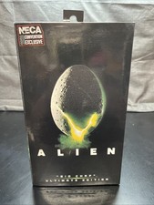 NECA Alien Big Chap Ultimate Edition Convention Exclusive GITD (Box Damaged) D10