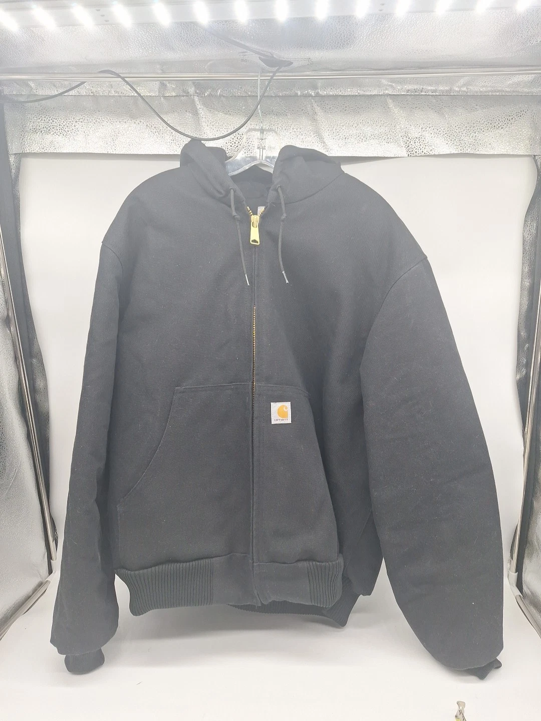 Carhartt J140-BLK Hooded Men's Jacket L Full Zip Quilted/Insulated Likr New.
