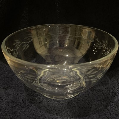 William Yeoward Garland Pattern Etched Elegant Crystal Salad Bowl - 9  Diameter