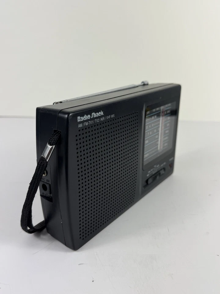 Radio Shack Portable Multiband Radio 12-456 AM/FM TV1 TV2 VHF-WX Black DC PLUG - Image 2 of 4