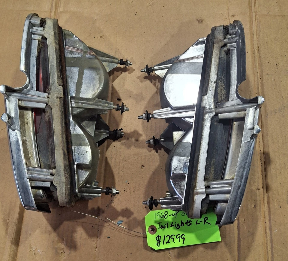 1968 Oldsmobile 88 98 LH RH Tail Light Lamp Housings OEM GM Pair Complete Foto 4 de 4