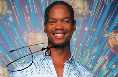 Johannes Radebe Strictly Come Dancing signiert 7,5 x 5 Foto 1 *mit Echtheitszertifikat*