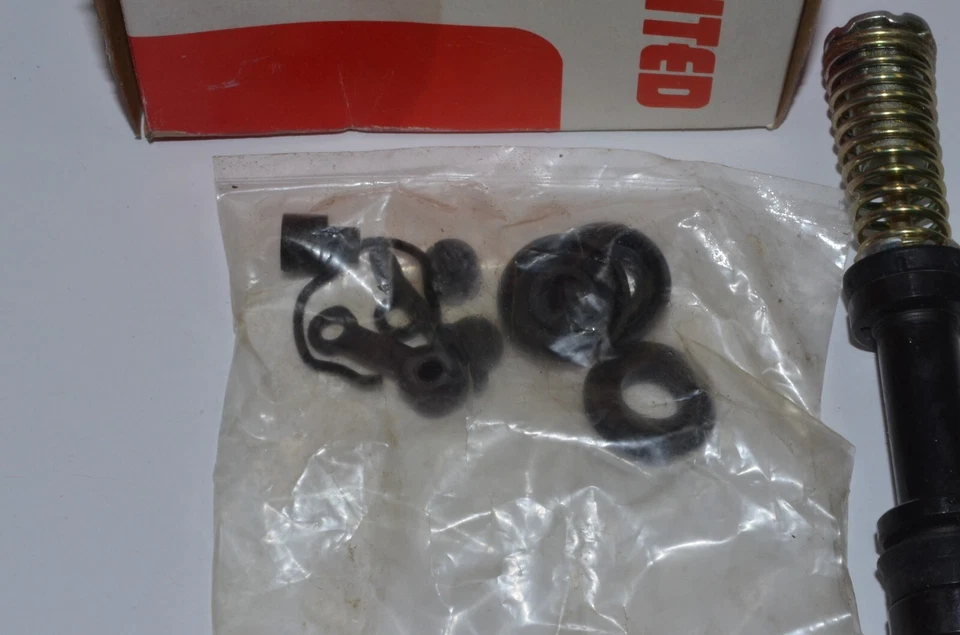 KIT REPARACIÓN CILINDRO MAESTRO FRENO NAPA UNITED NUEVO DE LOTE 803 F96534 Foto 3 de 4