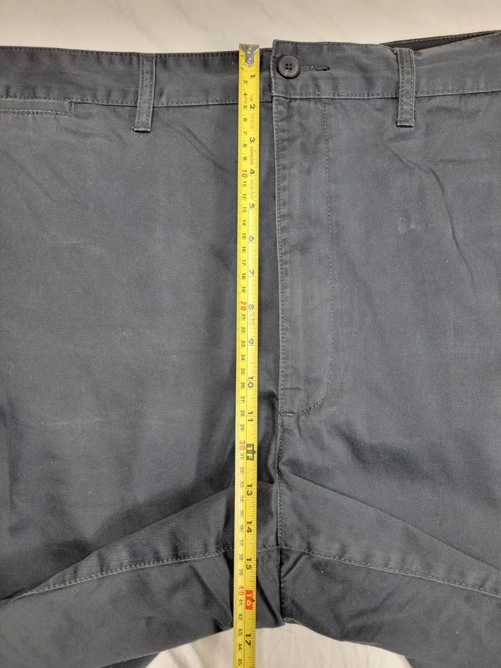 Claiborne Shorts Men's Size 50 Black Flat Front Slash Pockets - Image 4 of 4