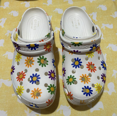Crocs Classic Clog Women's 9 White/Multicolor Floral Slip-On Comfort Clogs