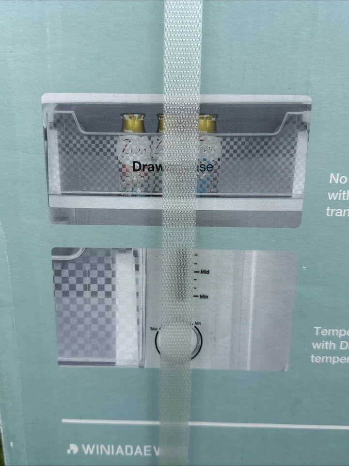 Mini nevera retro DAEWOO 2,8 pies cúbicos luz interior 1 puerta en verde menta Foto 3 de 4