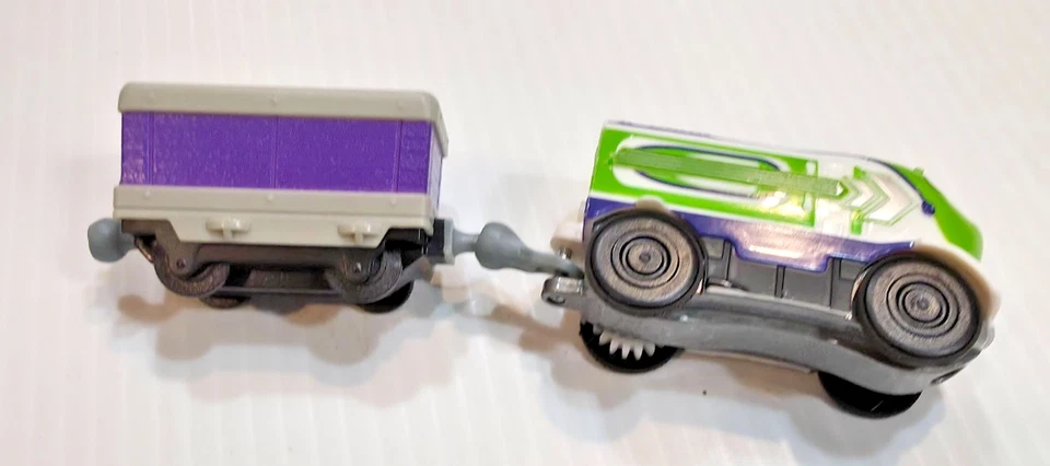 Tomy Chuggington StackTrack 电动压铸机车 2015,3 1/8 英寸长 — 第 4/4 张图片