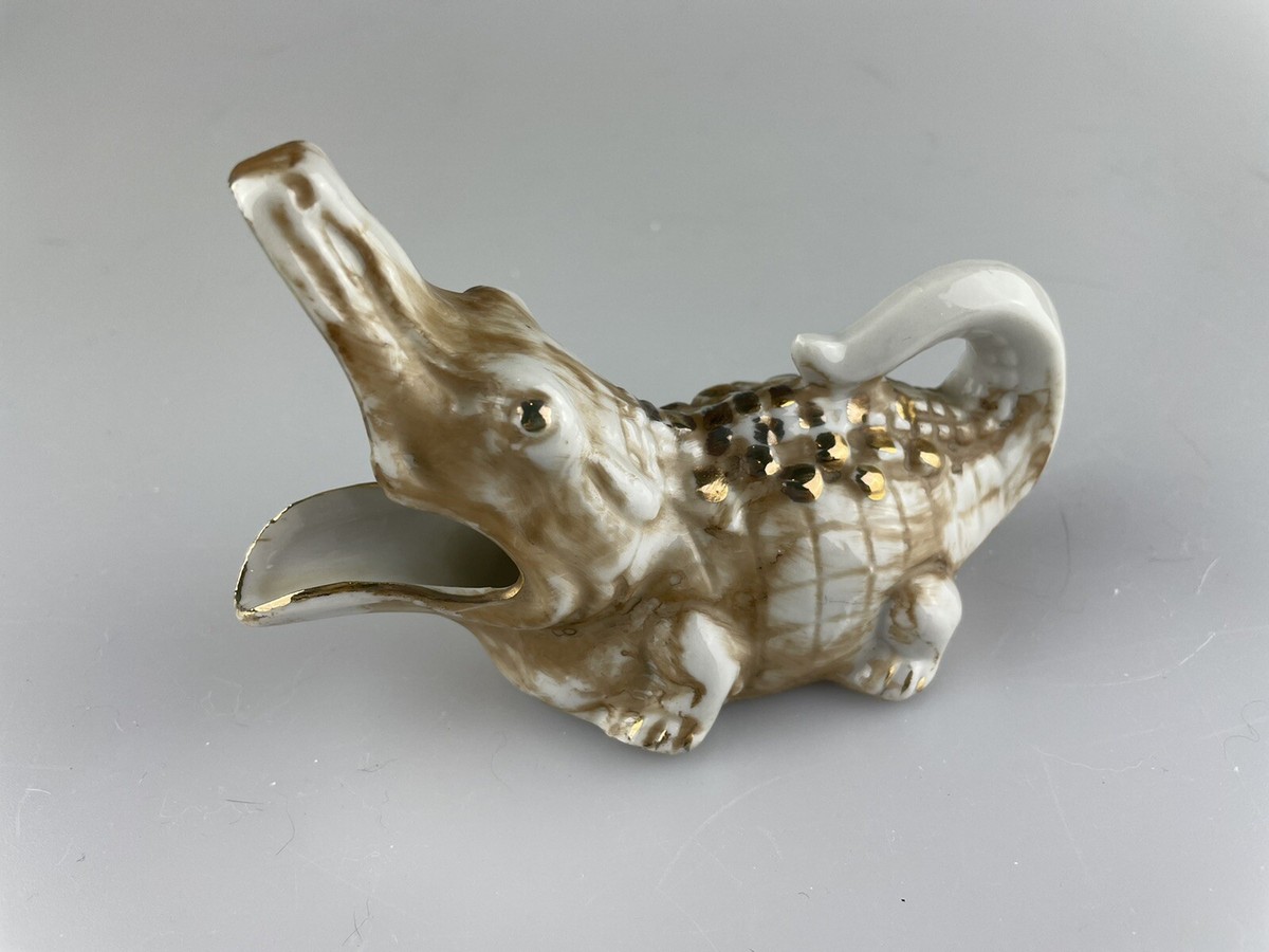かざりもの。 Porcelain Alligator Ashtray Open Mouth Vintage Figure Made in