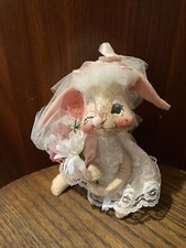 1992 Annalee Doll 5  Wedding Bunny w Flowers