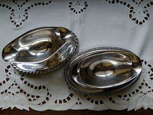 2 Silver Plate Gravy Boats With Attached Tray