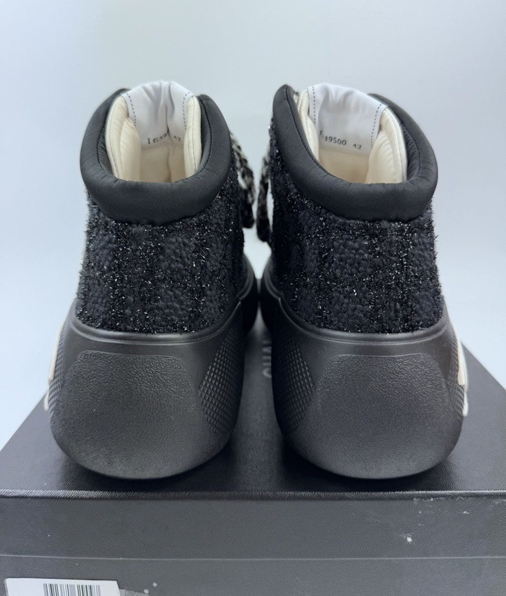 CHANEL Fall-Winter 22/23 Winter Sneakers Size: 42 fits UK8.5/9 image 4