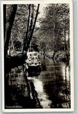 38075101 - 7543 Luebbenau Frauen Boot Buchan`s Gasthaus Trachten Spreewald