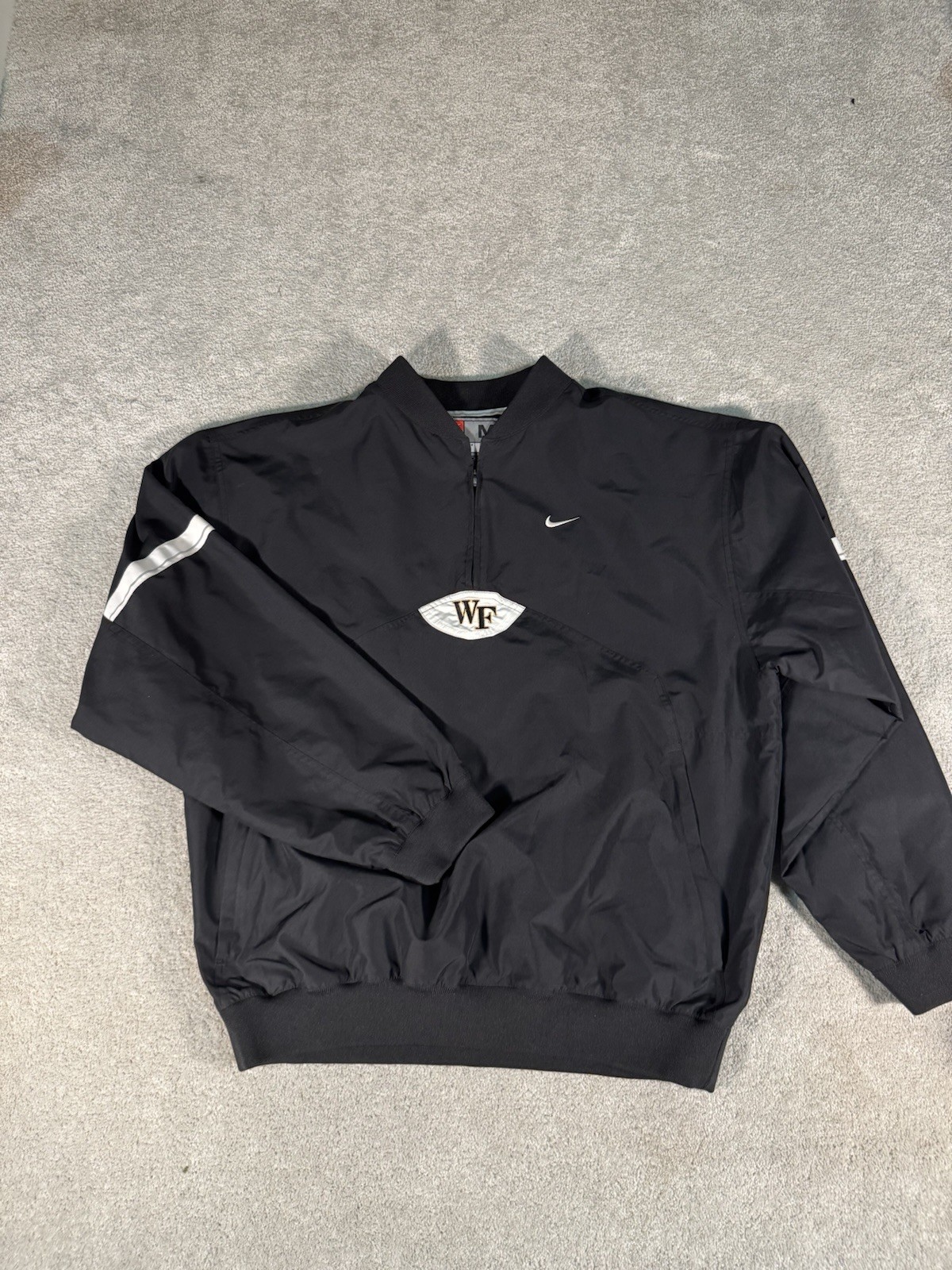 SACAI X NIKE Nike Wake Forest Demon Deacons nero 1 4 zip pullover giacca a vento media