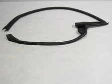 18-21 Aston Martin Vantage 2019 Left Driver Door Weatherstrip Seal Rubber ;:A