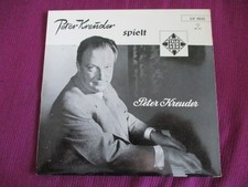 Peter Kreuder und seine Solisten spielt Im Le...