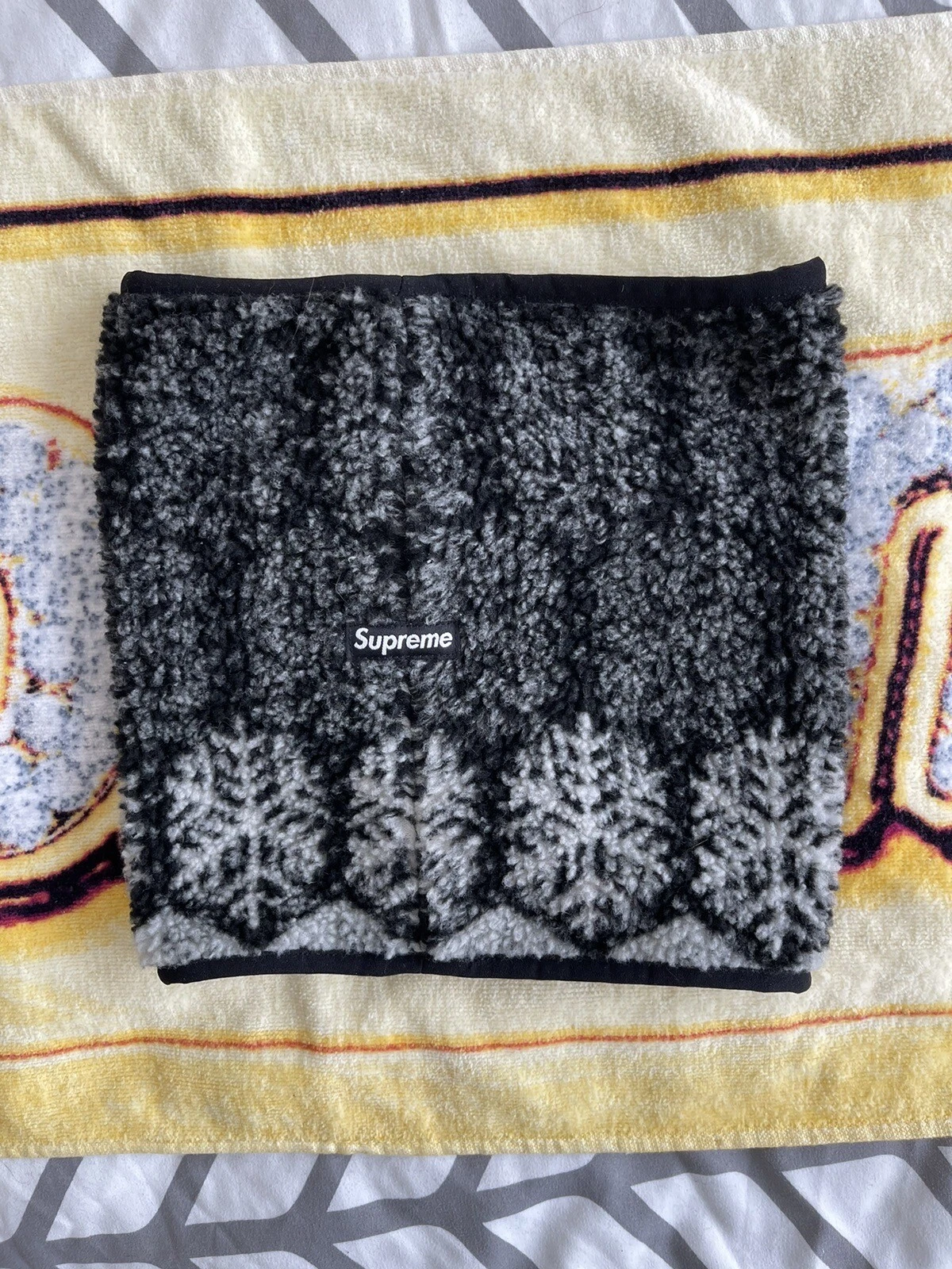 Supreme Neck Gaiter gris charbon 100 % authentique