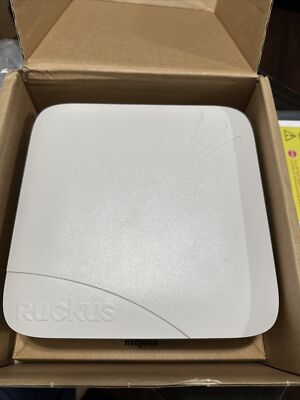 写真 Ruckus ZoneFlex 7982 Dual-Band 802.11n Wireless Access Point Only