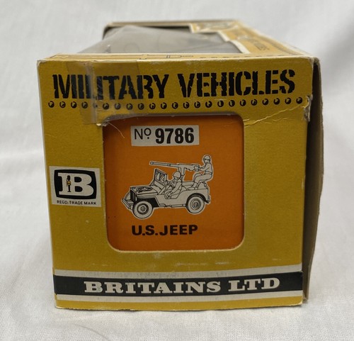 MINT 1:32 BRITAINS 9786 WWII U.S JEEP w/ Driver & GUNNER + GREEN WHEEL RIMS MIB - Picture 3 of 8