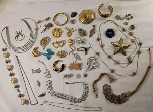 Vintage Jewelry Lot Brooches + Repair Gold Tone Some Signed Broken Junk Drawer