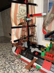 Lego 7075 Pirates Captain Redbeard's Pirate Ship 100% Complete w Instructions,