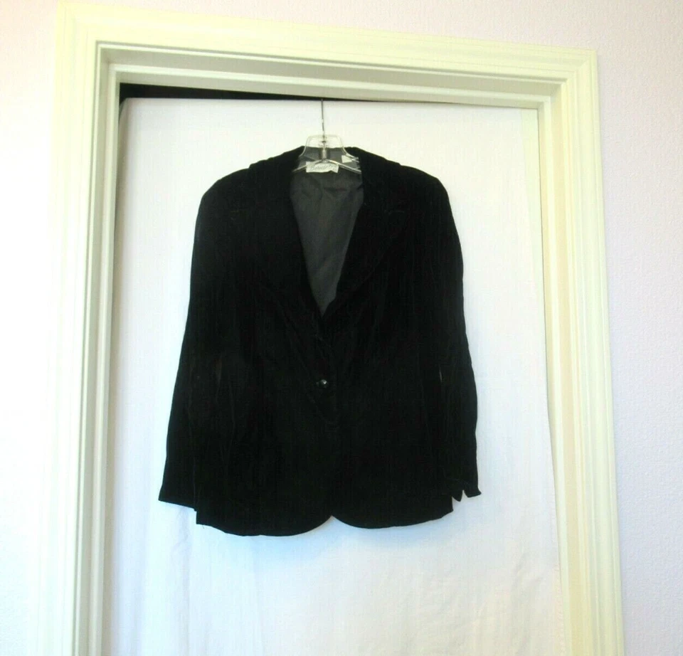 vintage Bernie Bee black velvet blazer smoking jacket, sz. 8,  32" chest - Image 2 of 4