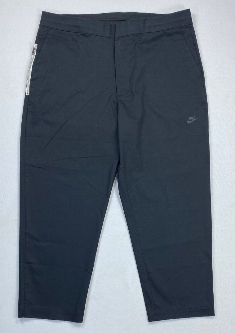 NIKE Standard Fit Taper Leg Sneaker