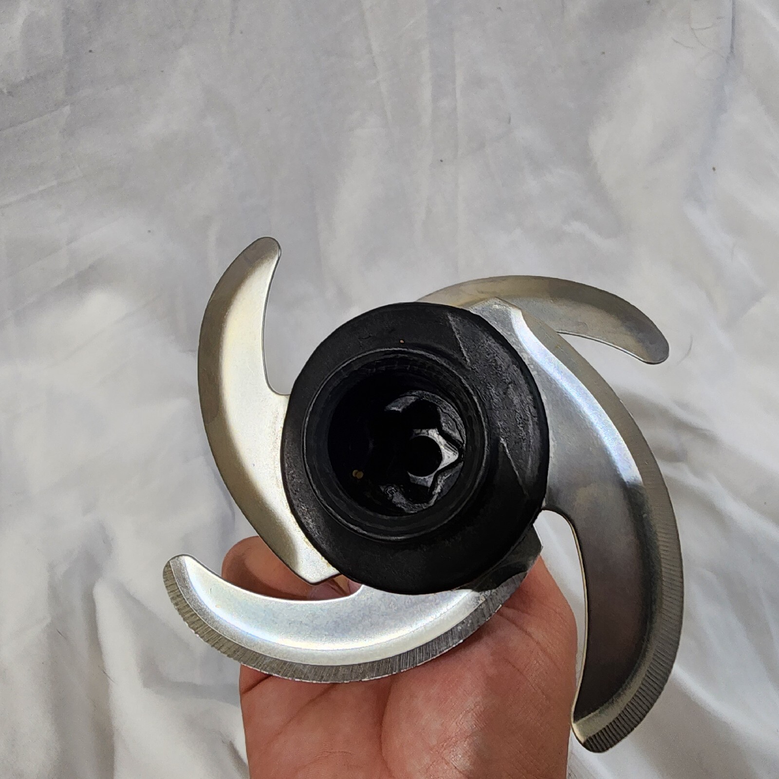 Ninja Blender Food Processor Blade Replacement Part  Fits Bowl 64 oz 8 Cup BL780