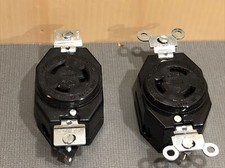 Lot of 2 Leviton 2320 Twist Turn Locking Receptacle Outlet NEMA L6-20 20A L5-20