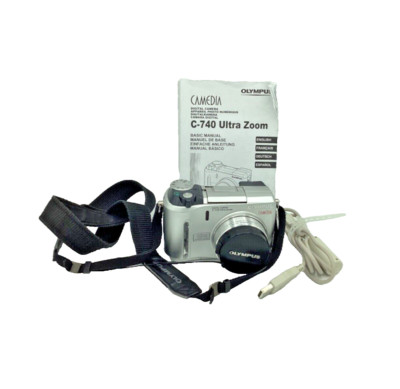 Olympus CAMEDIA C-740 Ultra Zoom 3.2MP Digital Camera 10x Zoom Silver Works 