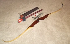 1968 Bear Glass Powered Bearcat 66" 32# Recurve Bow Canada Hunting Target Arrows