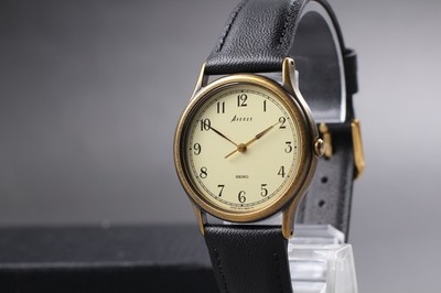 Vintage 1989 N MINT Seiko Avenue 5P31-6D10 Gold Round Quartz Mens