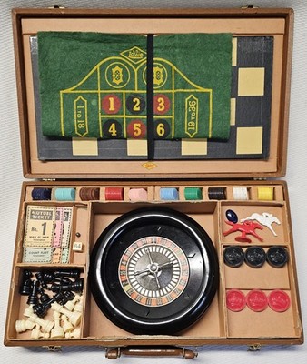 Vintage E.S. Lowe Bakelite Roulette Wheel Horse Racing Checkers Chess Game Set 