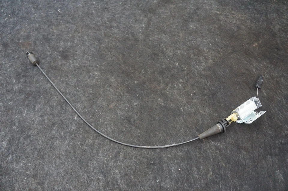 Actuador de cerradura de liberación de puerta de llenado de combustible 25744292 Chevrolet Corvette C6 Z06 05-13 Foto 3 de 4