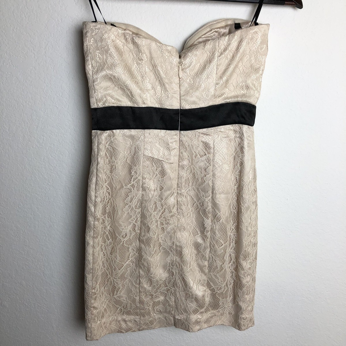 Robe Sans Bretelles En Dentelle BEBE - Taille XS, Neuve Avec étiquettes
