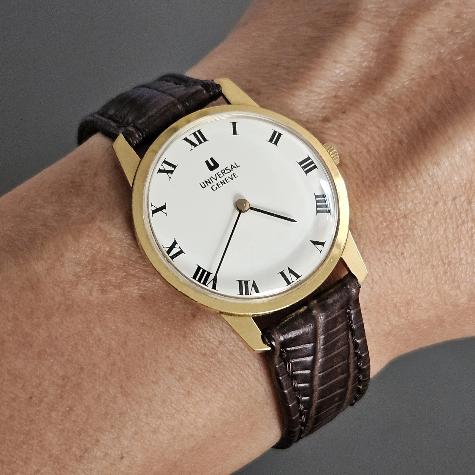 Breguet — 🔥RARE🔥 UNIVERSAL GENEVE 542101 ROMAN DIAL