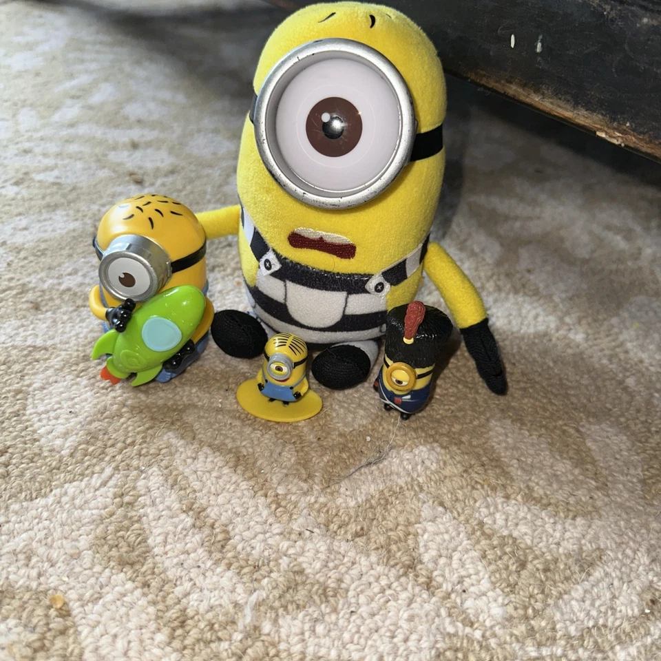 Ty Beanie Babies Despicable Me 3 Carl the Prisoner Minion 7" + figuras Foto 2 de 4