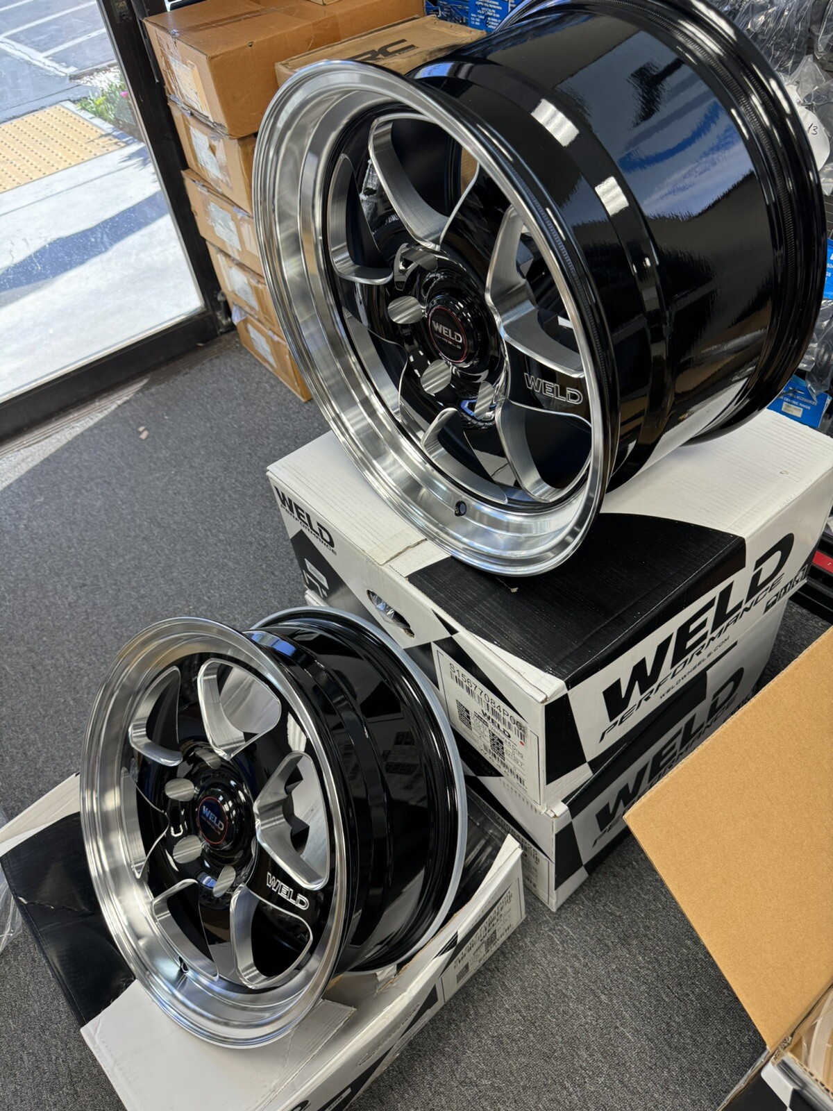 Staggered Weld Racing S15677084P00 Ventura 6 Drag S156 17"x7" And 17x10 6x139.7